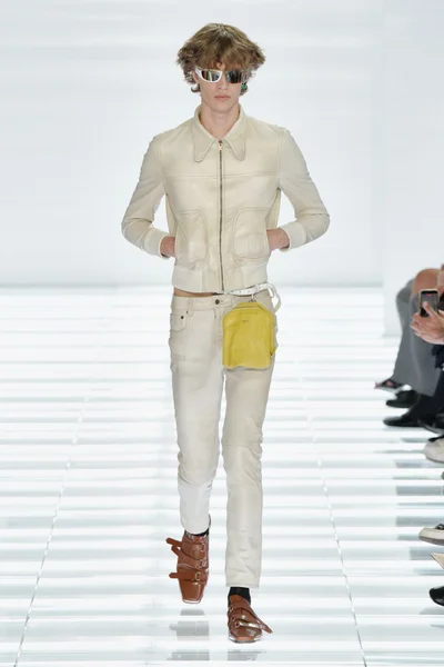Look 13